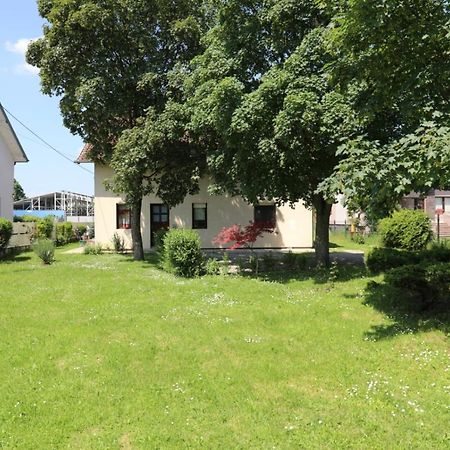 Maple Place Velika Gorica Exterior photo